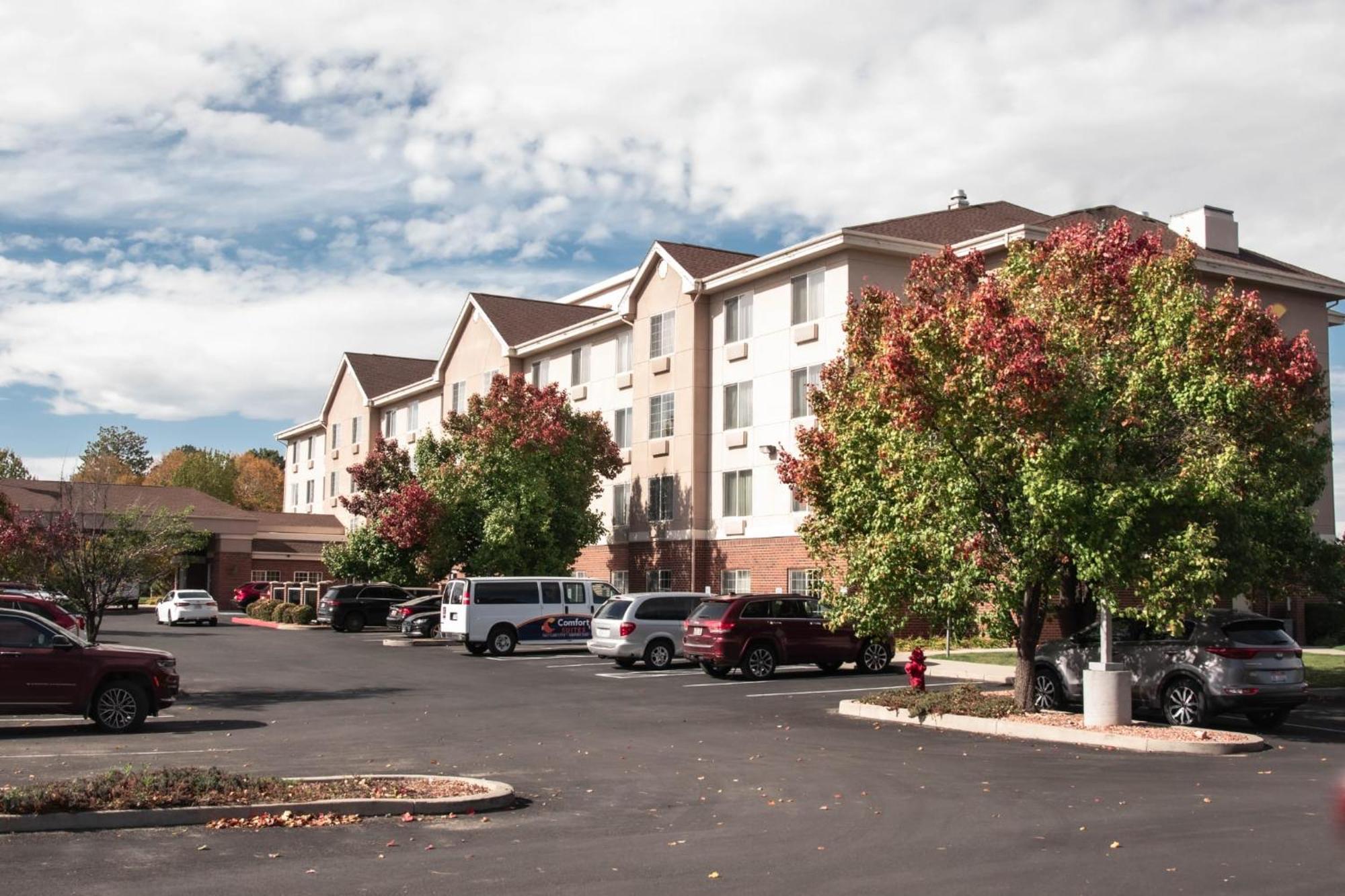 Comfort Suites Airport Salt Lake City Exterior photo